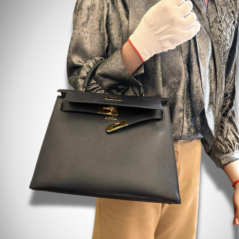 Hermès Vintage Kelly 28 in Deep Navy Epsom Leather with Gold Hardware Shoulder Strap thumbnail
