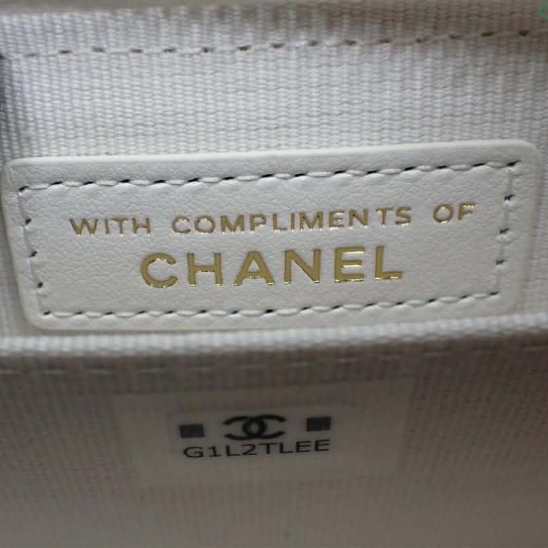 Chanel Beauté Rare VIP Wallet on Chain Bow White Tweed Gold Hardware thumbnail