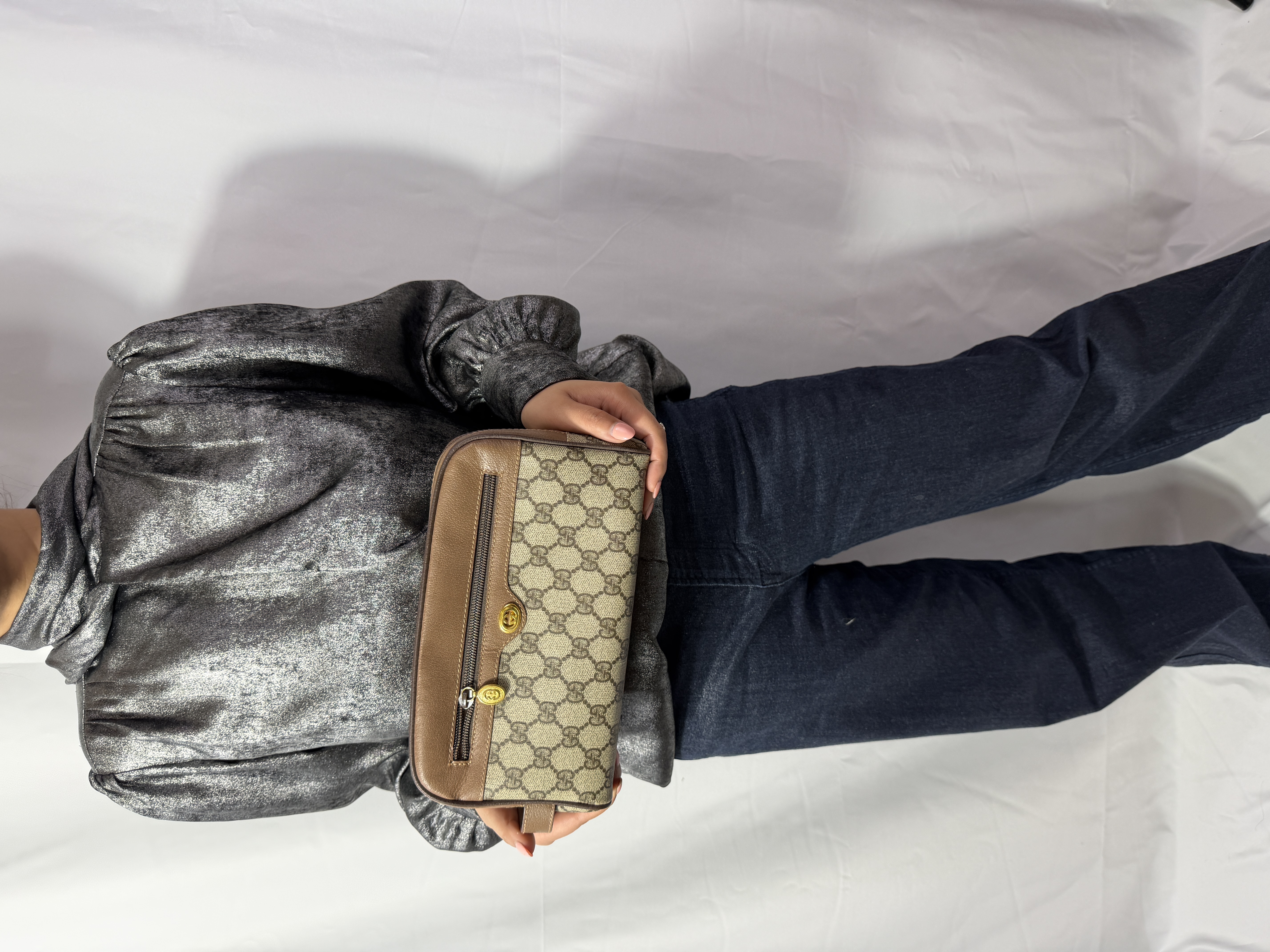 Gucci GG Supreme Clutch Bag 014.58.6086 thumbnail
