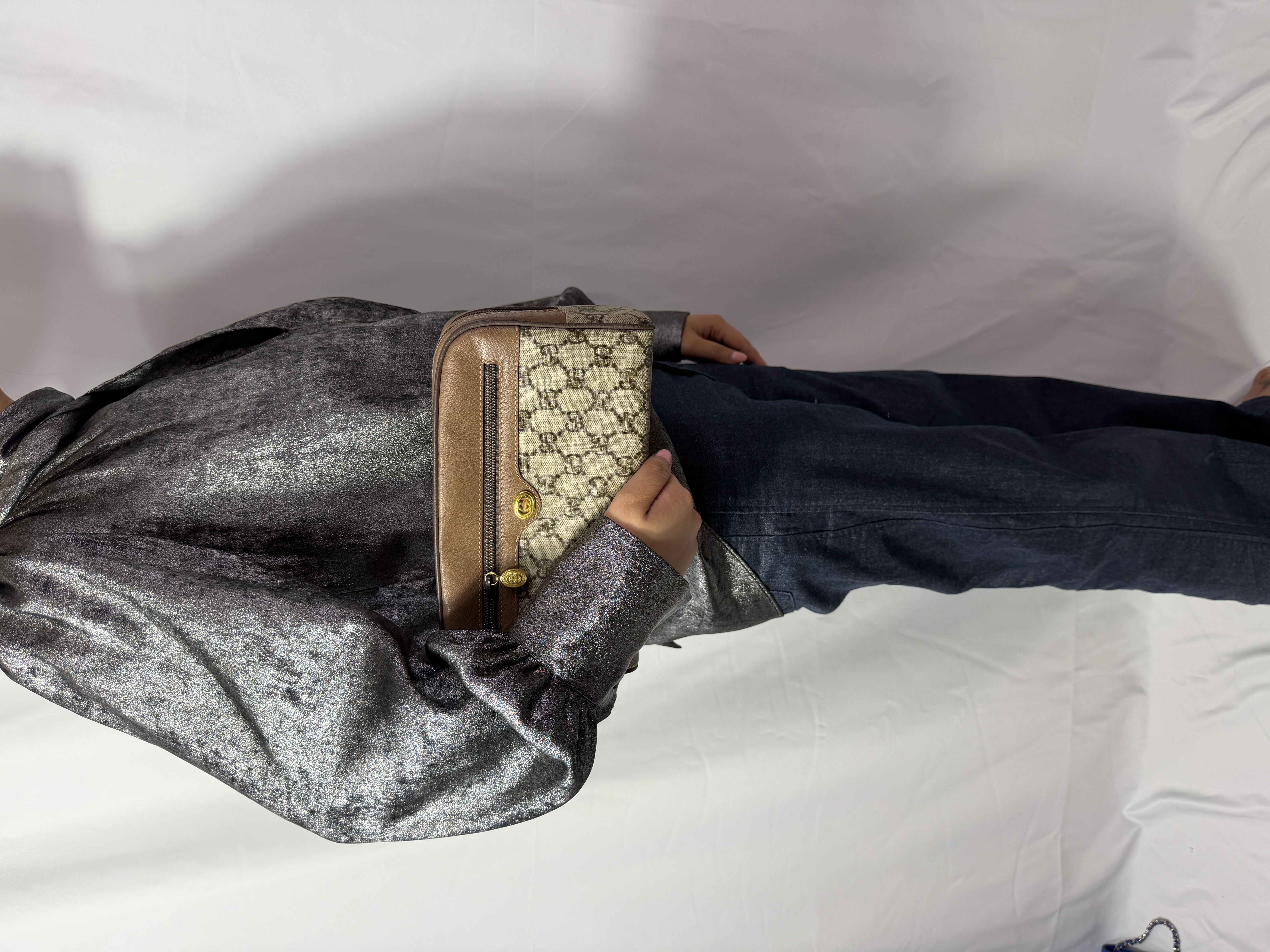 Gucci GG Supreme Clutch Bag 014.58.6086 thumbnail