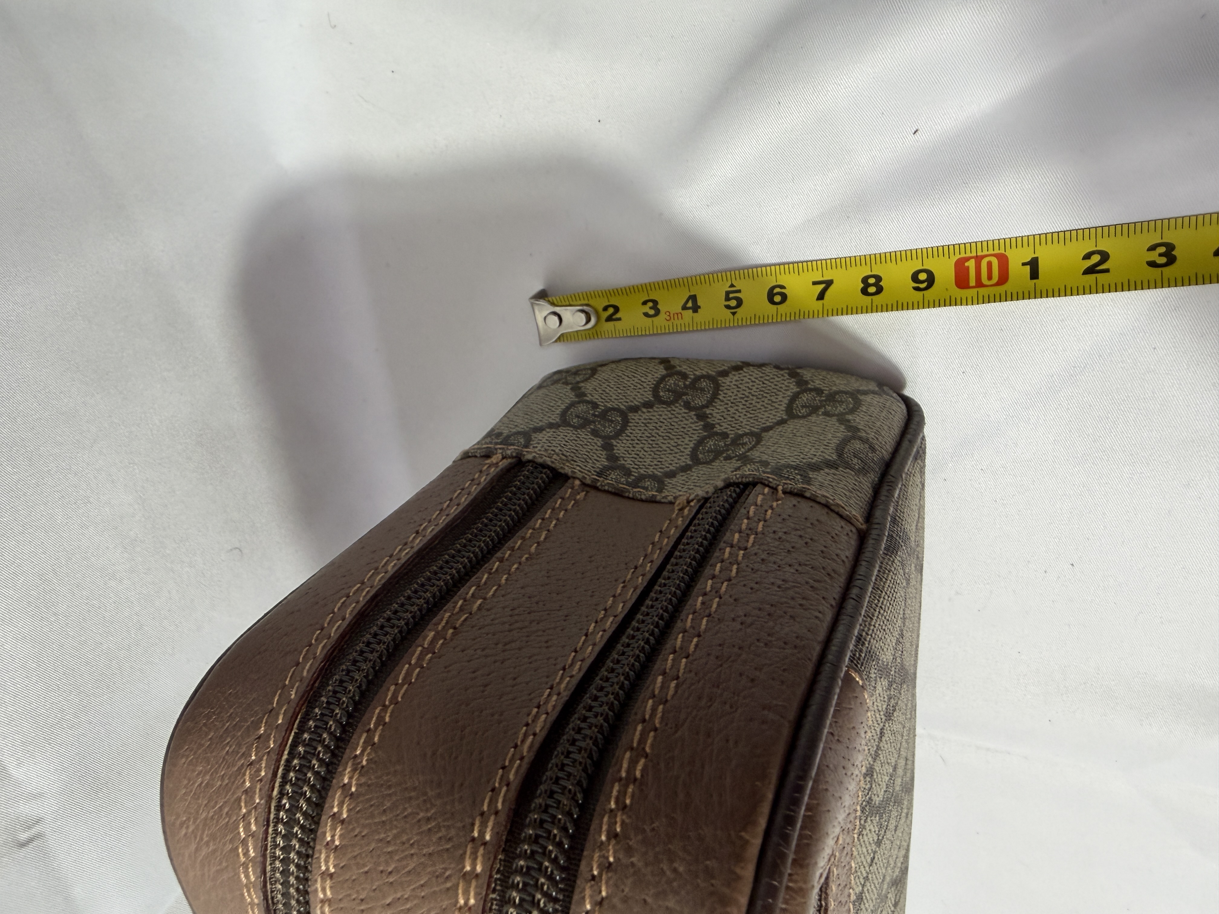 Gucci GG Supreme Clutch Bag 014.58.6086 thumbnail