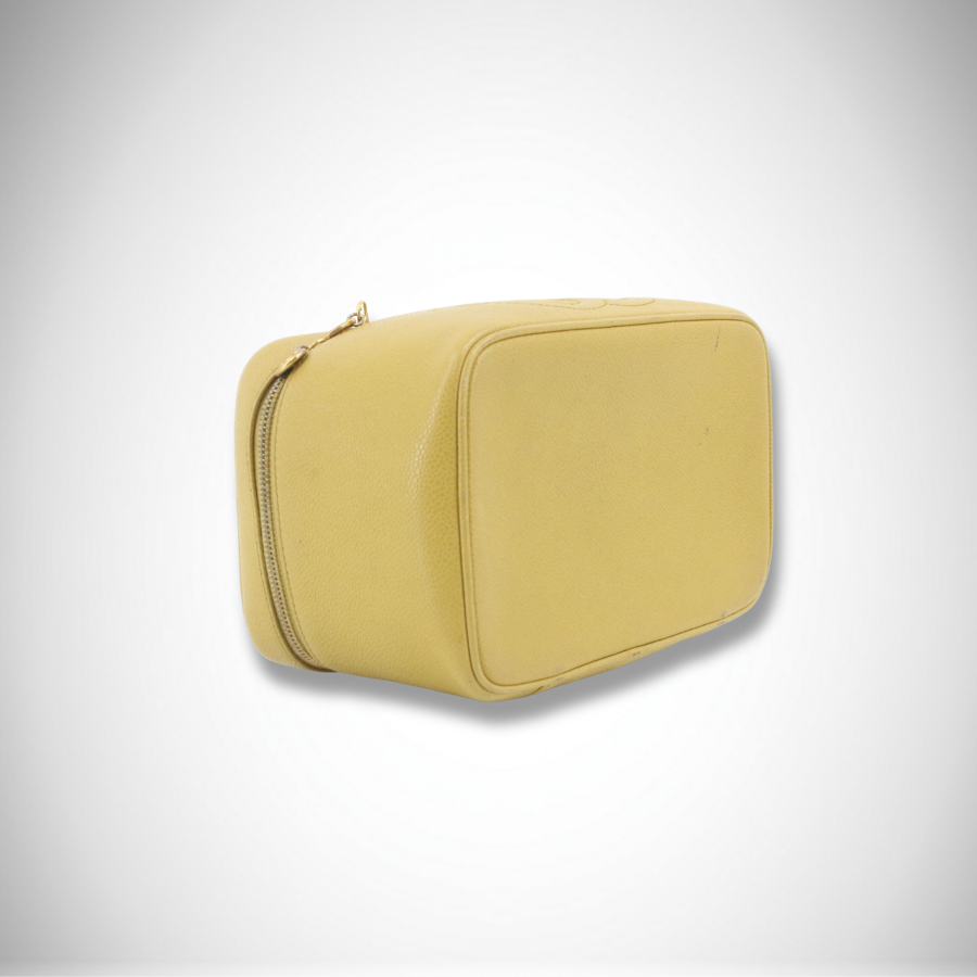 Chanel Vintage CC Logo Horizontal Vanity Case thumbnail