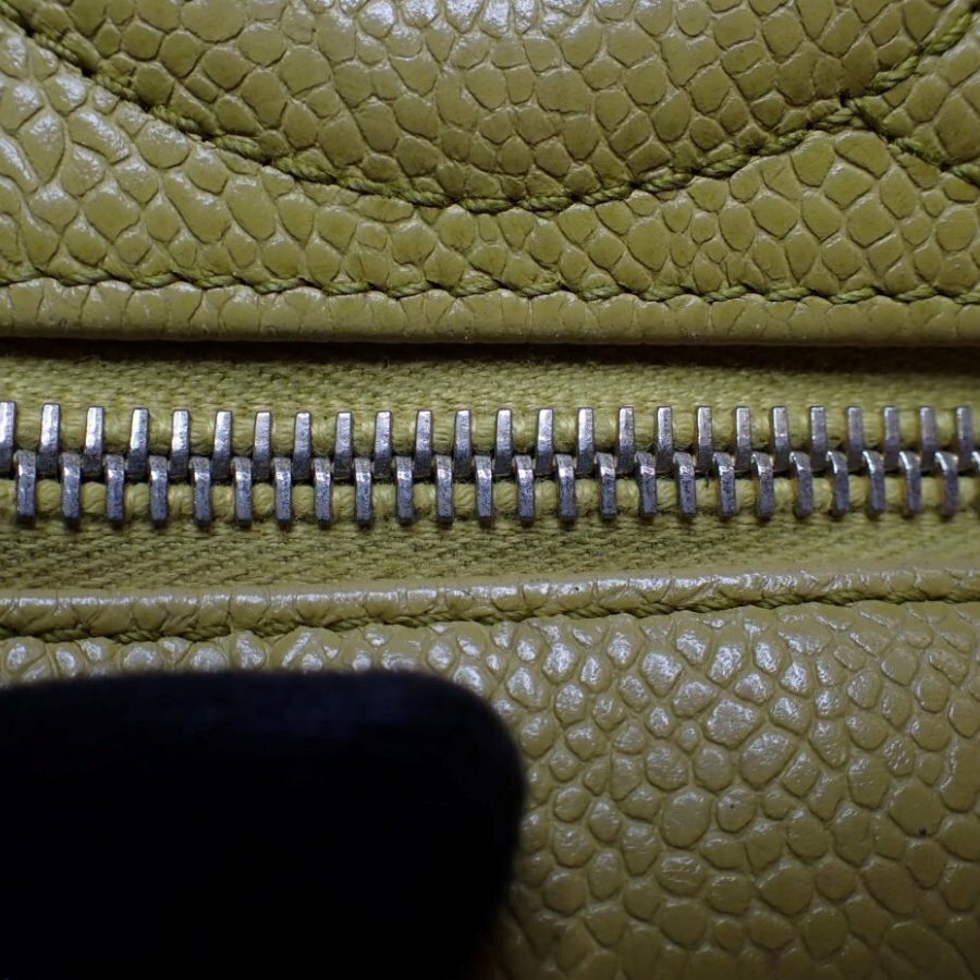 Chanel Vintage CC Logo Horizontal Vanity Case thumbnail