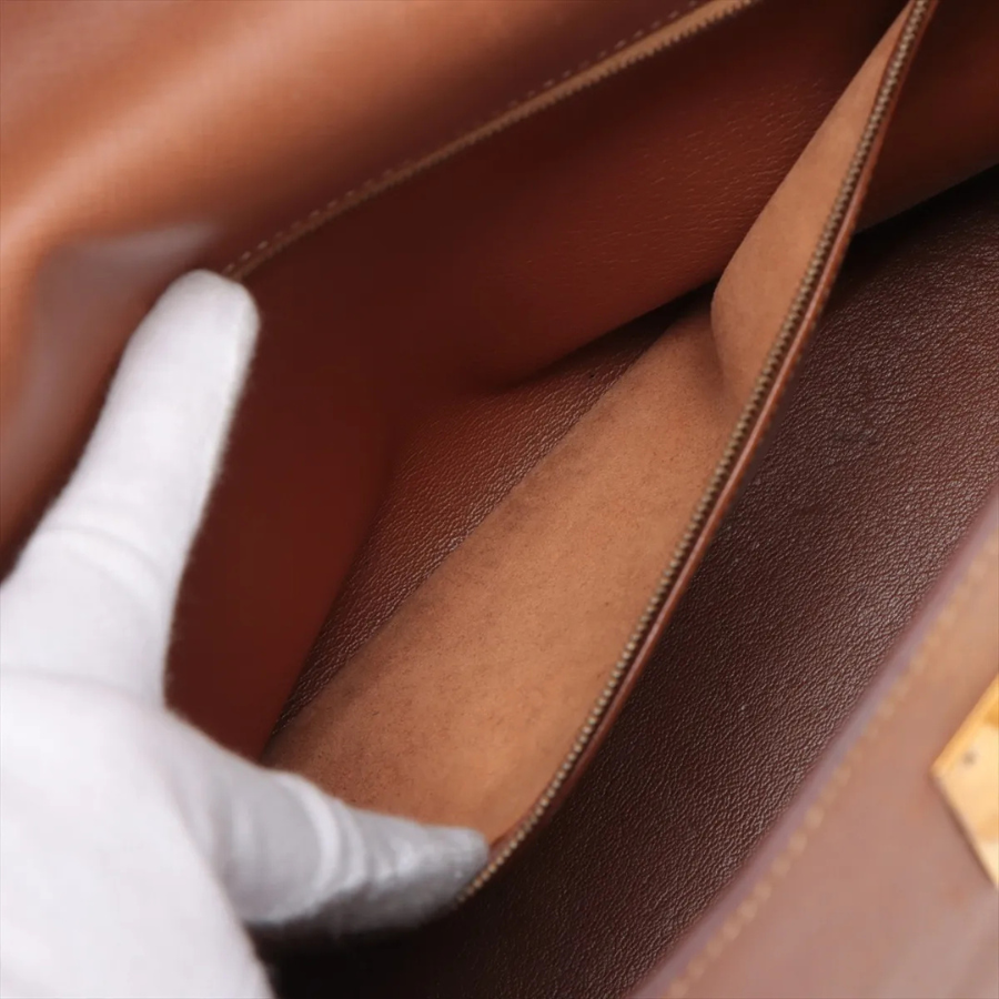Hermès Vintage Kelly 35 Retourne Gold Handbag Gold Hardware thumbnail