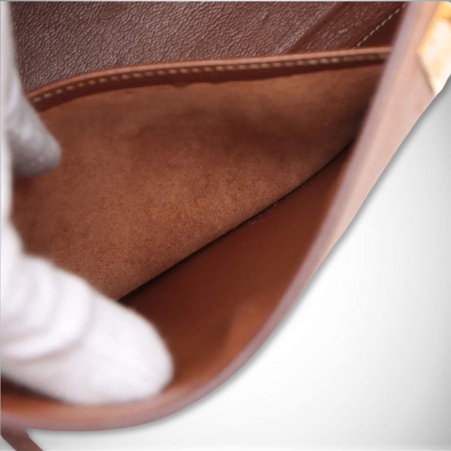 Hermès Vintage Kelly 35 Retourne Gold Handbag Gold Hardware thumbnail