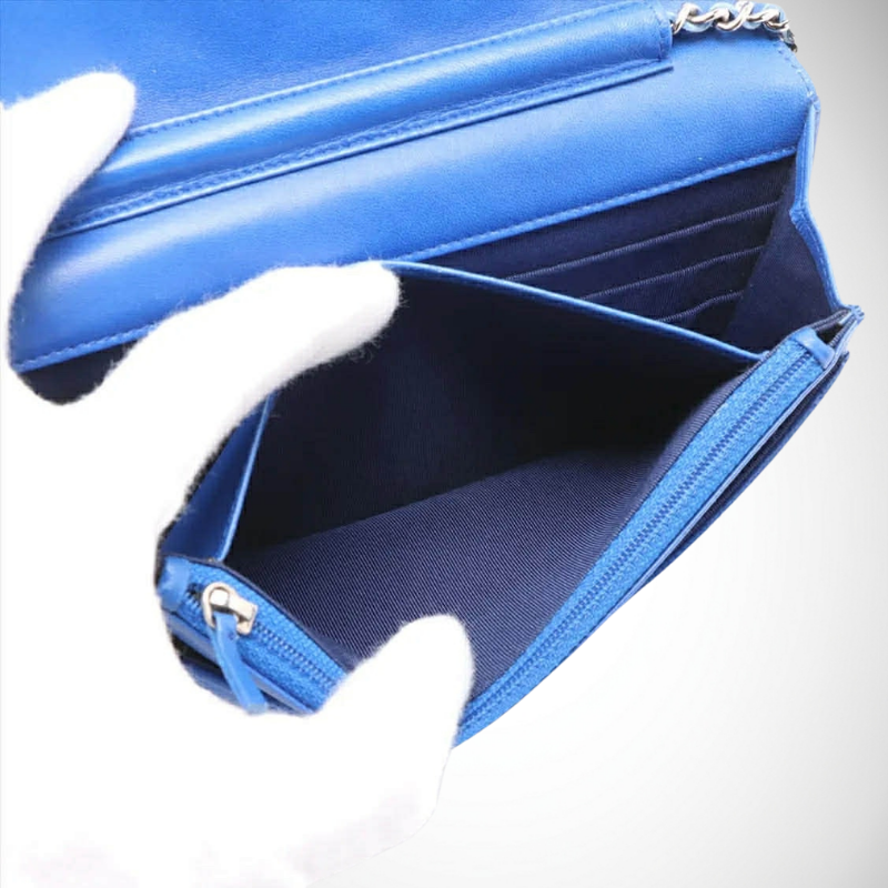 Chanel Classic Quilted Wallet on Chain thumbnail