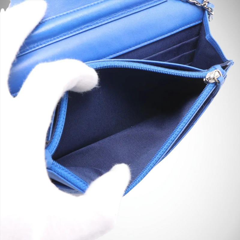 Chanel Classic Quilted Wallet on Chain thumbnail